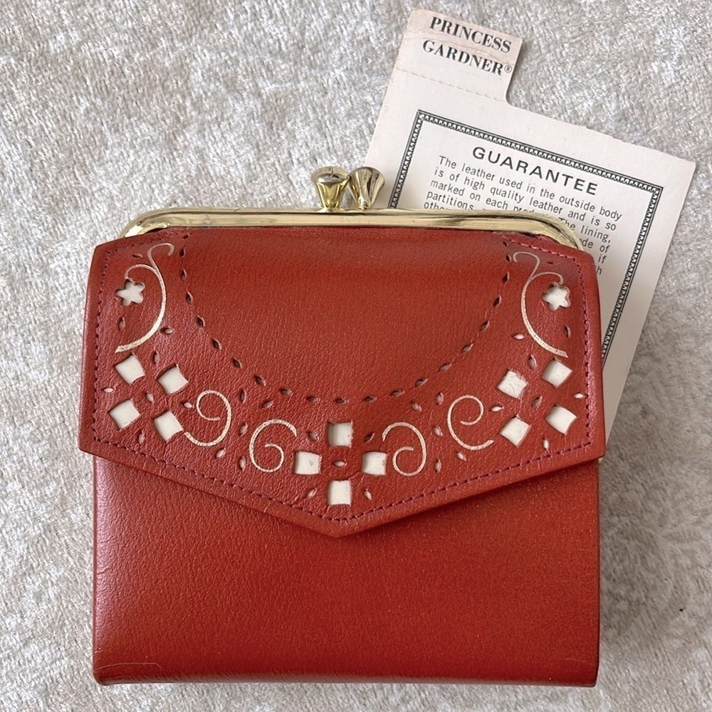 Brand New Princess Gardner VINTAGE Top Grain Cowhide Snap Close Burnt Red Cutout